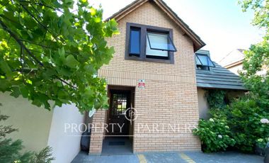 Casa con eficiencia energética en seguro Condominio Alto Macul , La Florida.