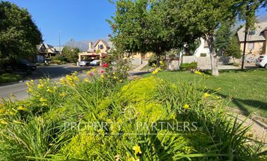 Casa con eficiencia energética en seguro Condominio Alto Macul , La Florida.