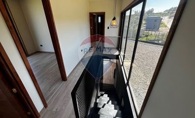 Arquitectura Única: Casa Industrial 4D/4B