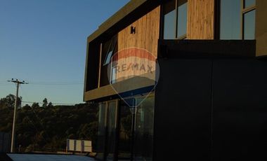 Arquitectura Única: Casa Industrial 4D/4B