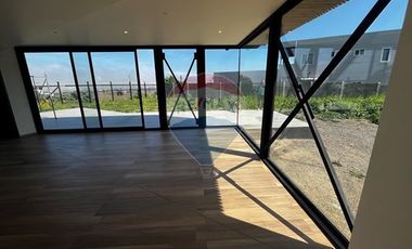 Arquitectura Única: Casa Industrial 4D/4B