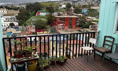 Arriendo casa en Cerro Alegre, 6 habitaciones