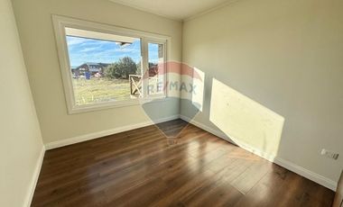 En venta Casa Nueva en Country Pucón