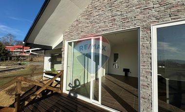En venta Casa Nueva en Country Pucón
