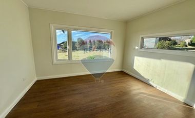 En venta Casa Nueva en Country Pucón