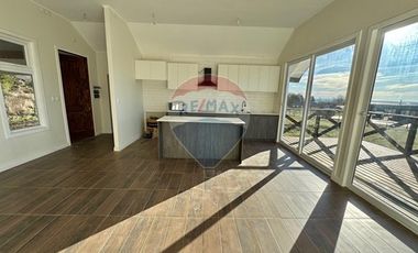 En venta Casa Nueva en Country Pucón