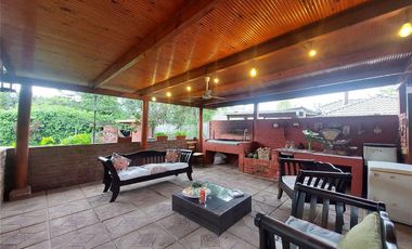 Casa en exclusivo sector de Santa Cruz