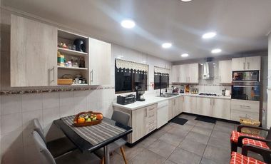 Casa en exclusivo sector de Santa Cruz