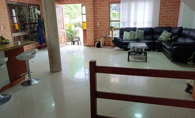 ARRIENDO de CASAS en SABANETA