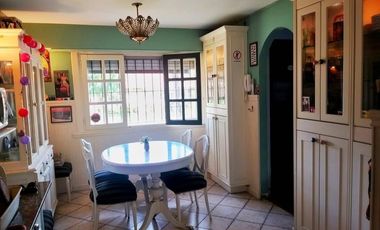 Casa en venta - 5 ambientes - patio y pileta de fibra de vidrio