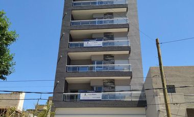 Mono a estrenar de 38mts , caldera individual, mesada tipo silestone! Placard!