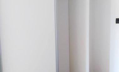 Mono a estrenar de 38mts , caldera individual, mesada tipo silestone! Placard!