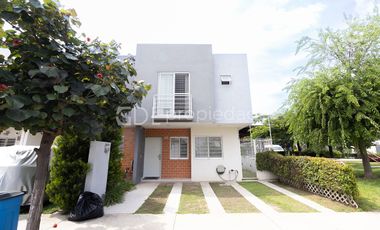 PASEO DE LOS PARQUES CASA CON EXCEDENTE EN COTO