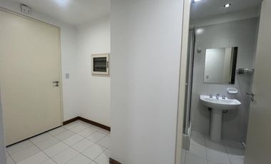 Alquiler sin muebles 2 suites más dependencia, cochera y baulera,. Madero Center. Precio paquete