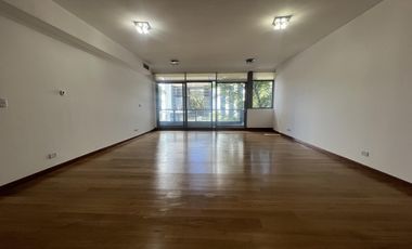 Alquiler sin muebles 2 suites más dependencia, cochera y baulera,. Madero Center. Precio paquete