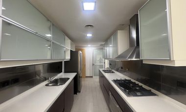 Alquiler sin muebles 2 suites más dependencia, cochera y baulera,. Madero Center. Precio paquete