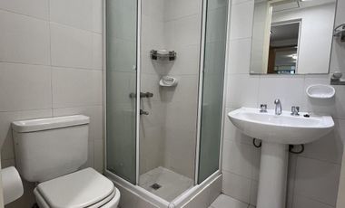 Alquiler sin muebles 2 suites más dependencia, cochera y baulera,. Madero Center. Precio paquete