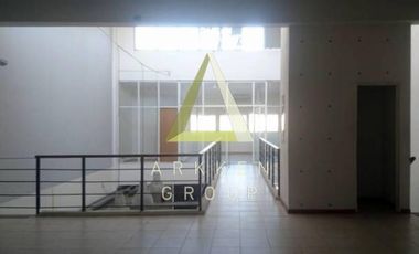 EXCELENTE LOCAL COMERCIAL SOBRE AV MITRE - MUNRO