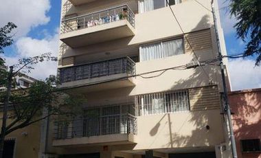 EXCELENTE 3 AMBIENTES EN DUPLEX COMO A ESTRENAR CON 2 BALCONES Y COCHERA CUBIERTA