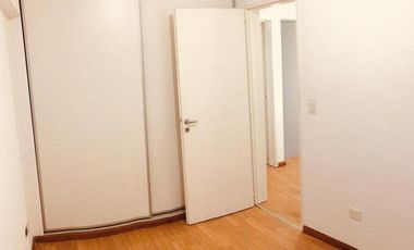 EXCELENTE 3 AMBIENTES EN DUPLEX COMO A ESTRENAR CON 2 BALCONES Y COCHERA CUBIERTA