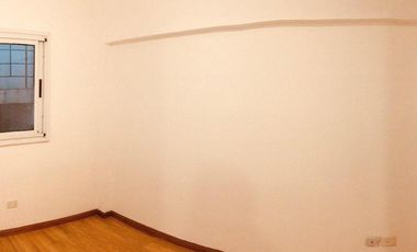 EXCELENTE 3 AMBIENTES EN DUPLEX COMO A ESTRENAR CON 2 BALCONES Y COCHERA CUBIERTA