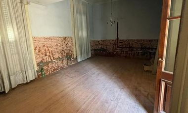 Casa apta profesional en zona hospital de Luján