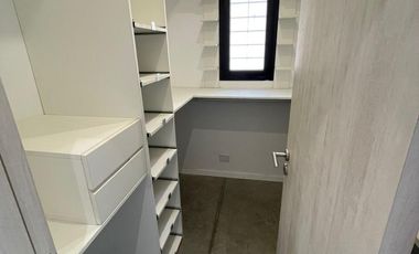 Casa en Funes City (calle Mármol 826)