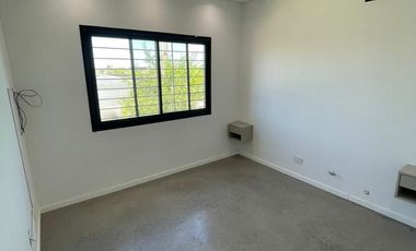 Casa en Funes City (calle Mármol 826)