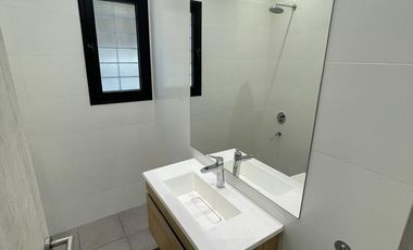 Casa en Funes City (calle Mármol 826)