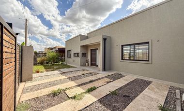 Casa en Funes City (calle Mármol 826)