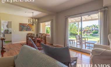 Casa a la laguna amoblada en Santa Clara