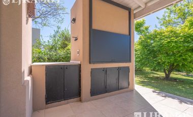 Casa a la laguna amoblada en Santa Clara