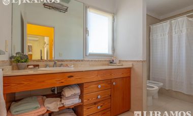 Casa a la laguna amoblada en Santa Clara