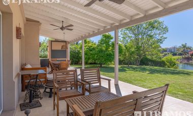 Casa a la laguna amoblada en Santa Clara