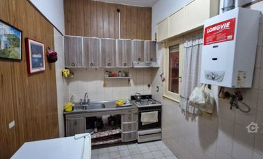 PH al Contrafrente en 2 Plantas, 5 Amb. con Patio y Terraza