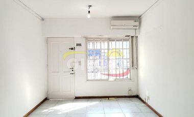 Alquiler de Duplex 3 Ambientes  en Ramos Mejia  Muy Buen Estado con Cochera y Patio