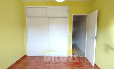 Alquiler de Duplex 3 Ambientes  en Ramos Mejia  Muy Buen Estado con Cochera y Patio