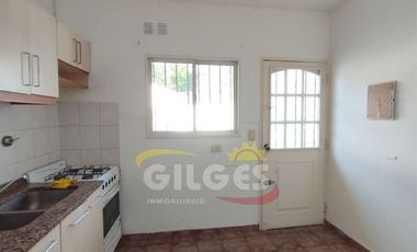 Alquiler de Duplex 3 Ambientes  en Ramos Mejia  Muy Buen Estado con Cochera y Patio