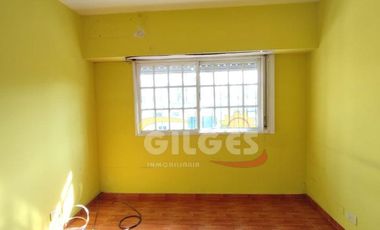 Alquiler de Duplex 3 Ambientes  en Ramos Mejia  Muy Buen Estado con Cochera y Patio