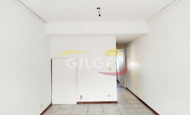 Alquiler de Duplex 3 Ambientes  en Ramos Mejia  Muy Buen Estado con Cochera y Patio