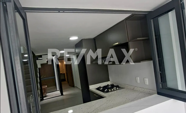 CASA COMPLEMENTE REMODELADA EN RENTA COL. LAS HIGUERILLAS GUADAJARA