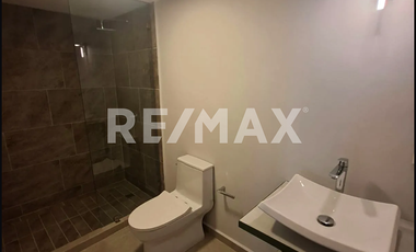 CASA COMPLEMENTE REMODELADA EN RENTA COL. LAS HIGUERILLAS GUADAJARA