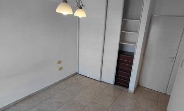 Alquiler departamento 2 ambientes con cochera en Haedo.