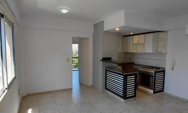 Alquiler departamento 2 ambientes con cochera en Haedo.