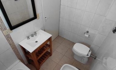 Alquiler departamento 2 ambientes con cochera en Haedo.