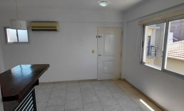 Alquiler departamento 2 ambientes con cochera en Haedo.