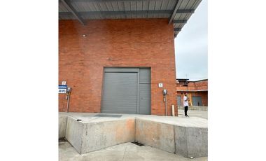 Se Vende Bodega Esquinera En Centro Logistico Sur Occidente Armenia