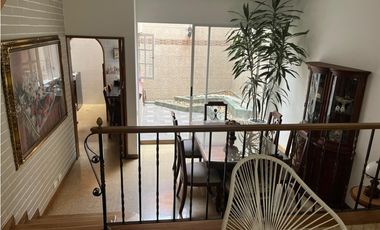 VENDO HERMOSA CASA EN EL POBLADO, MEDELLN