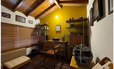 VENDO HERMOSA CASA EN EL POBLADO, MEDELLN