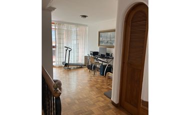 VENDO HERMOSA CASA EN EL POBLADO, MEDELLN